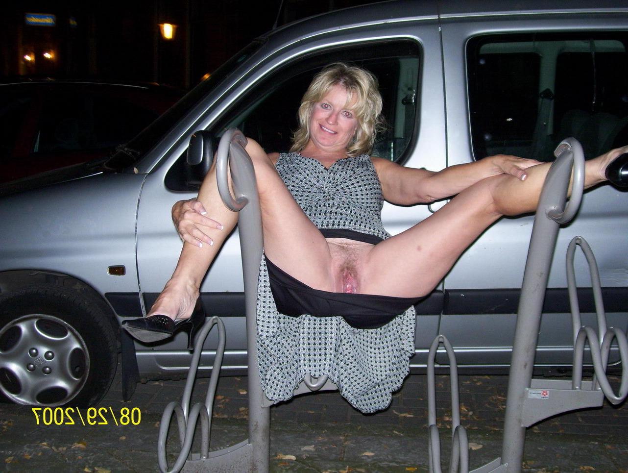 15P Naughty amateur housewives