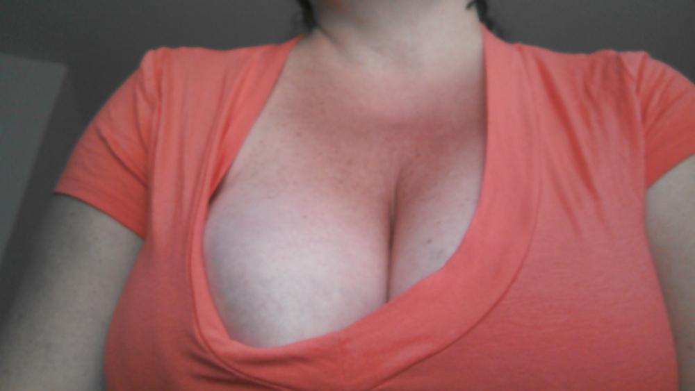 25P I'm just a n8gga that loves titties!!!  