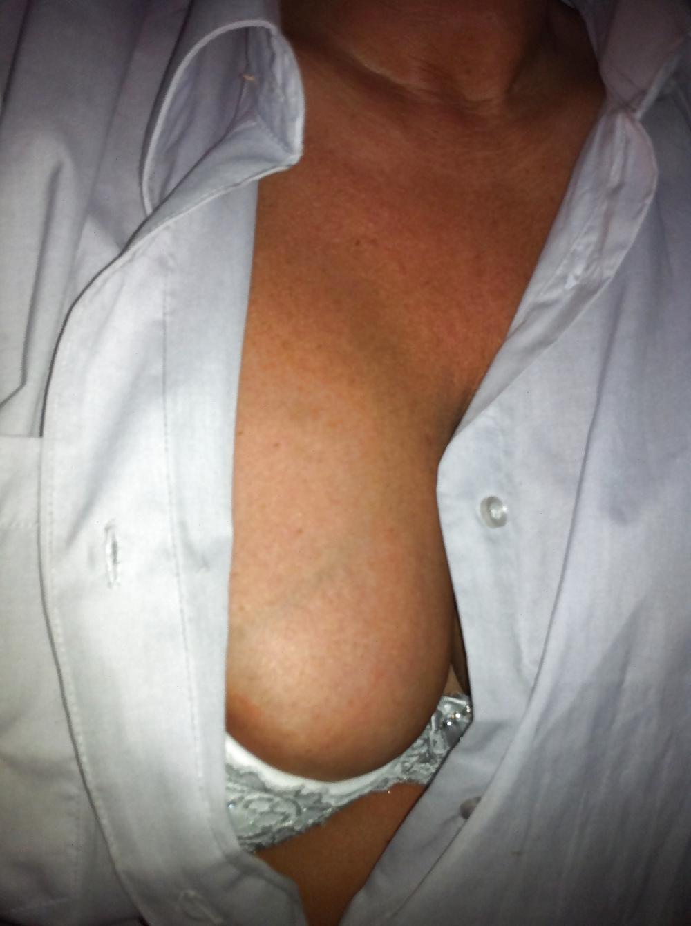 25P I'm just a n8gga that loves titties!!!  