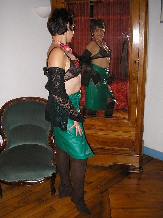 15P French housewife Nathalie in stockings and boots