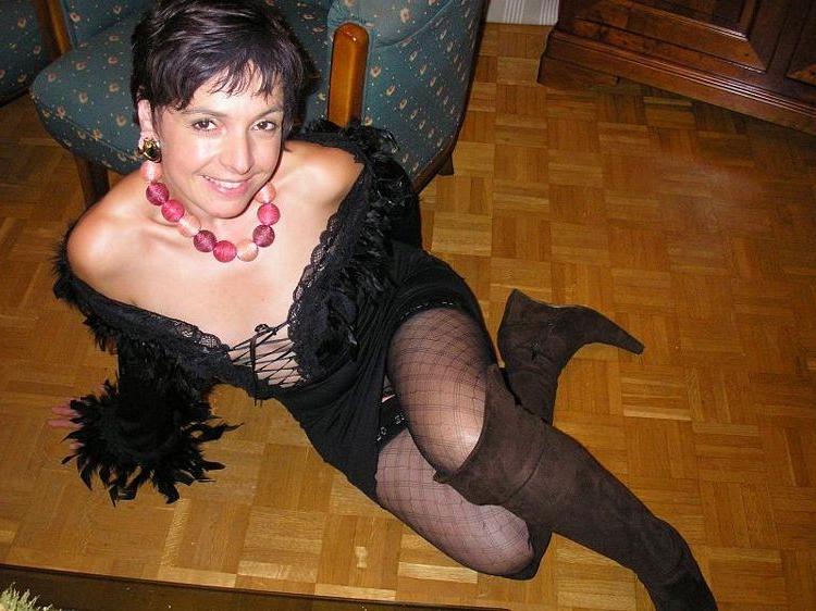 15P French housewife Nathalie in black lingerie and stockings
