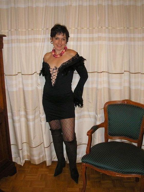 15P French housewife Nathalie in black lingerie and stockings
