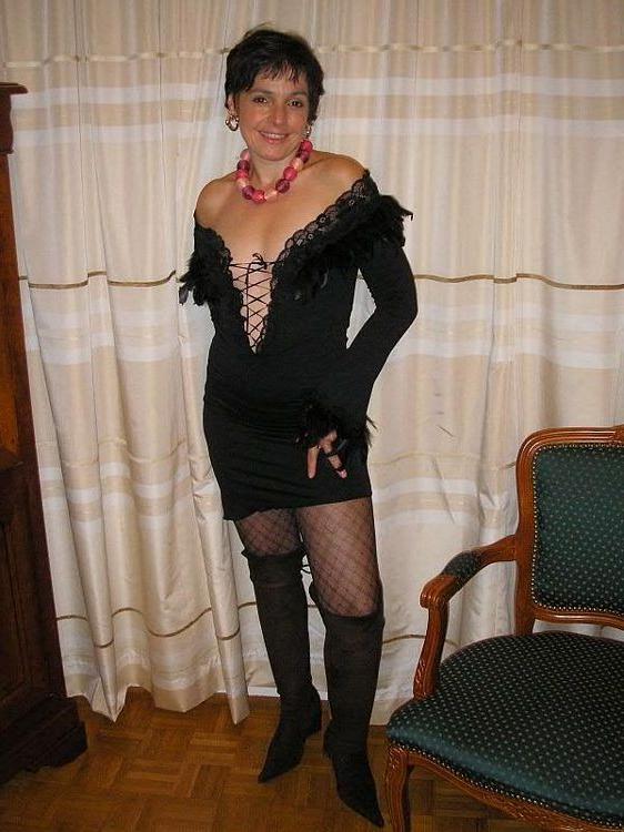 15P French housewife Nathalie in black lingerie and stockings