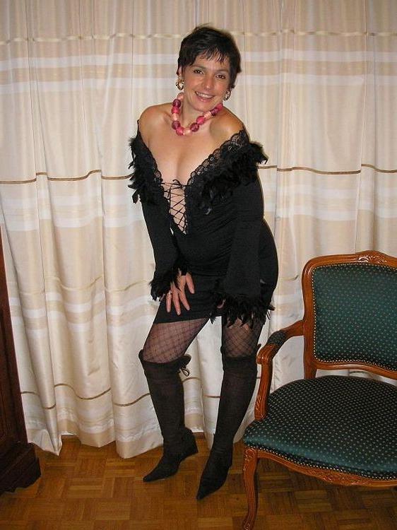 15P French housewife Nathalie in black lingerie and stockings