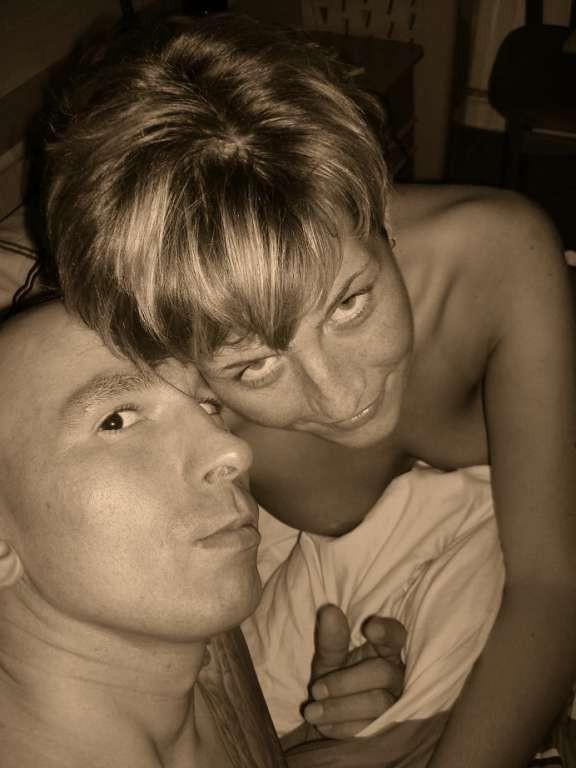 20P Cute amateur couple homemade hardcore action