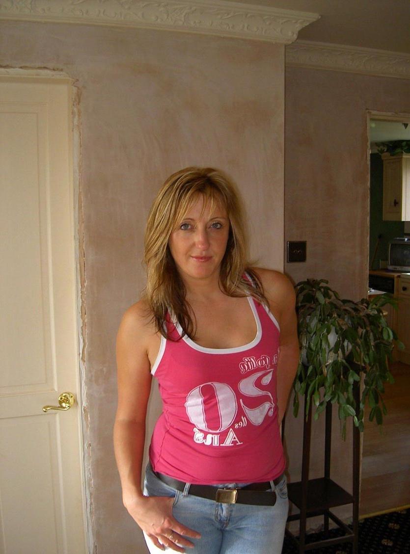 20P Real amateur couple home fucking