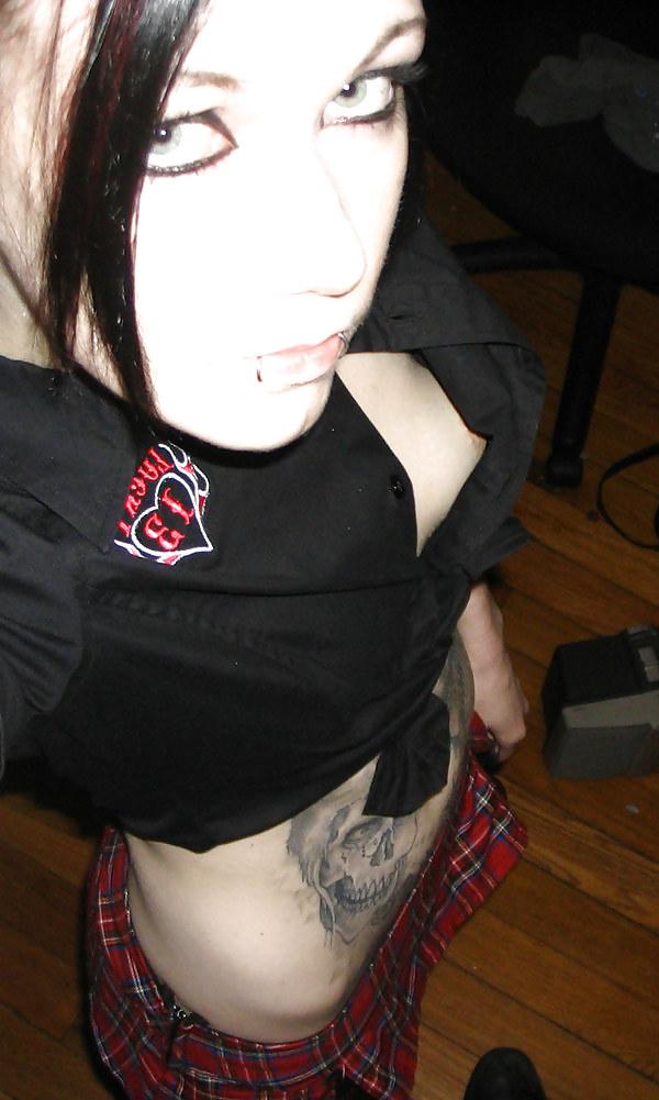 25P Emo girls