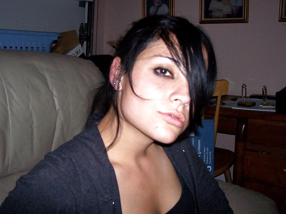 25P Emo girls