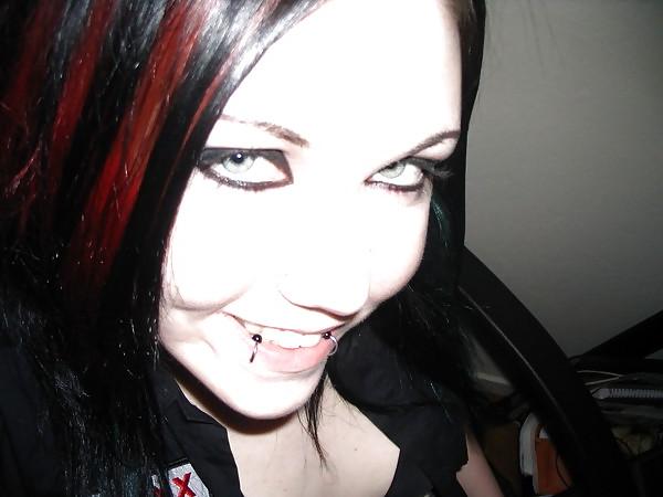 25P Emo girls