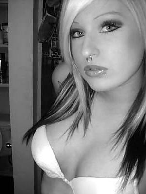 25P Emo girls