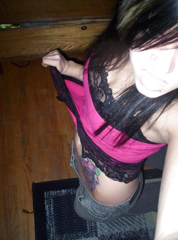 25P Emo girls