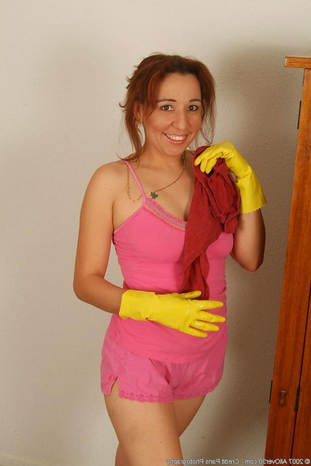 15P naughty housewife strips spreading pink pussy