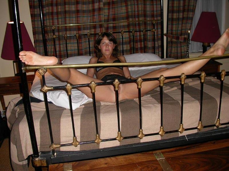 20P Italian amateur wife posing and sucking cock on hollidays
