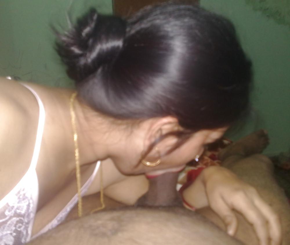 15P Indian pakistani girls sucking cocks