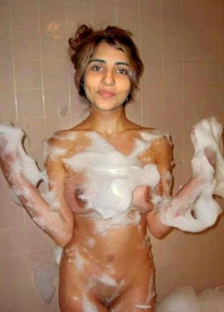 15P Real indian gfs are posing and naked gallery 25