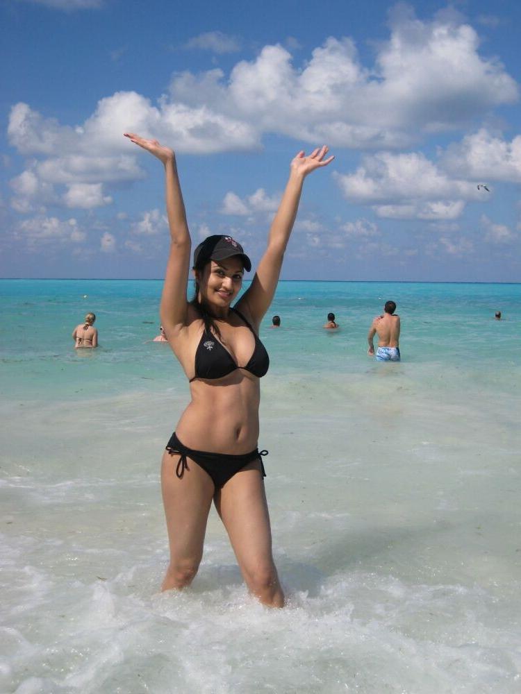 15P Real indian gfs are posing and naked gallery 9