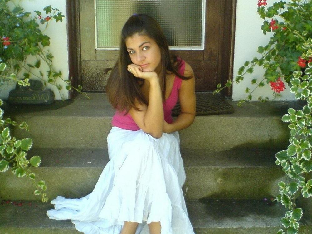 15P Real indian gfs are posing and naked gallery 17