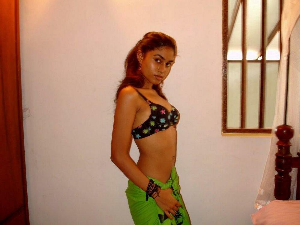 15P Real indian gfs are posing and naked gallery 4