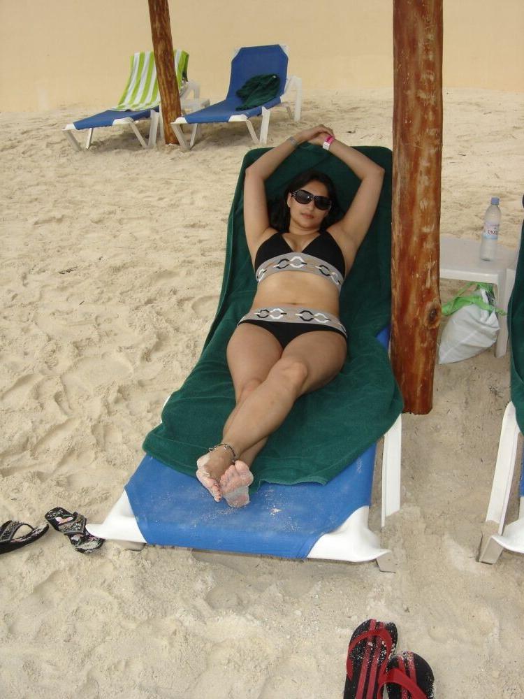 15P Real indian gfs are posing and naked gallery 8