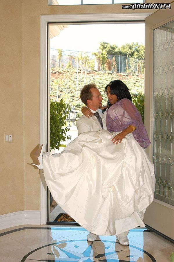 15P Priya Rai like indian princess