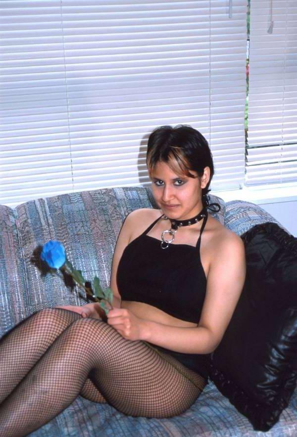 15P Shy Indian girl takes off her top