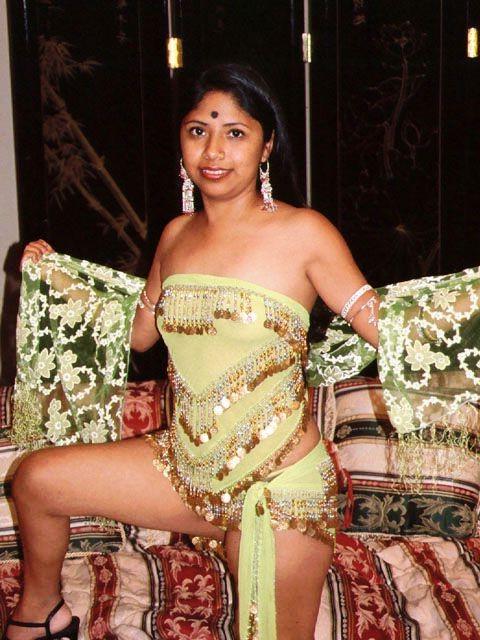 4P Indian girl gets fucked by a group of guys