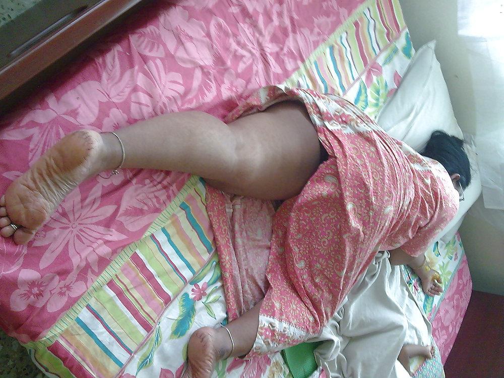 16P Indian mature Ass