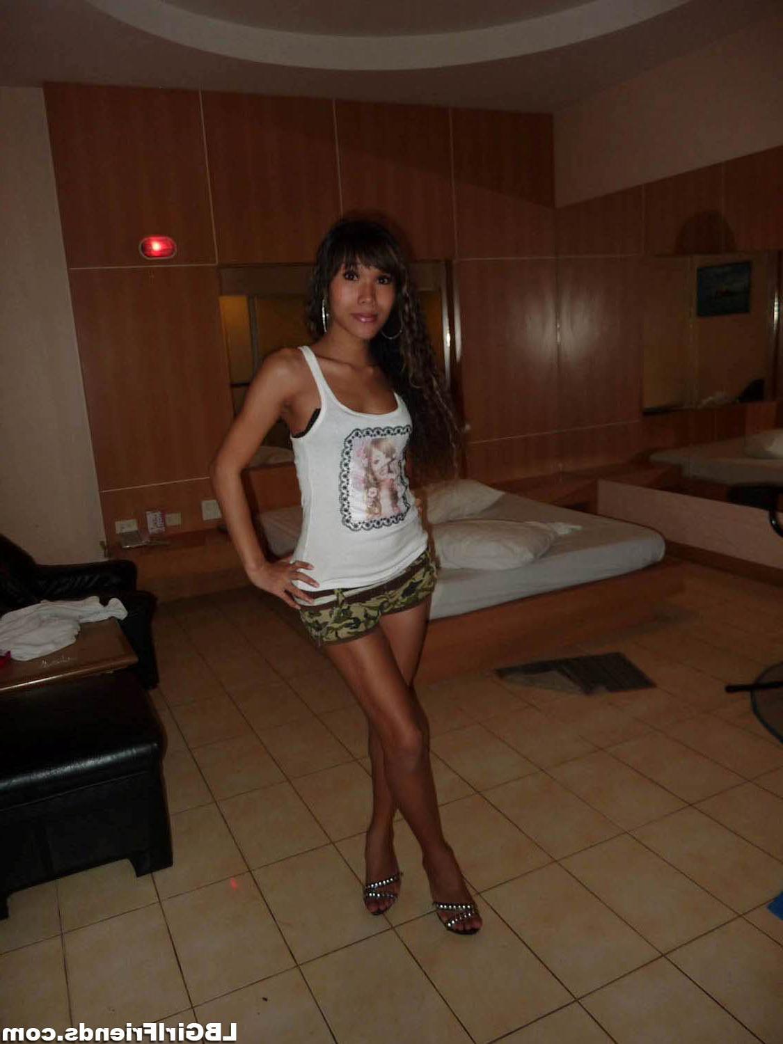 11P Hot Amateur Ladyboy Girlfriends Caught On Camera Naked And Sexy