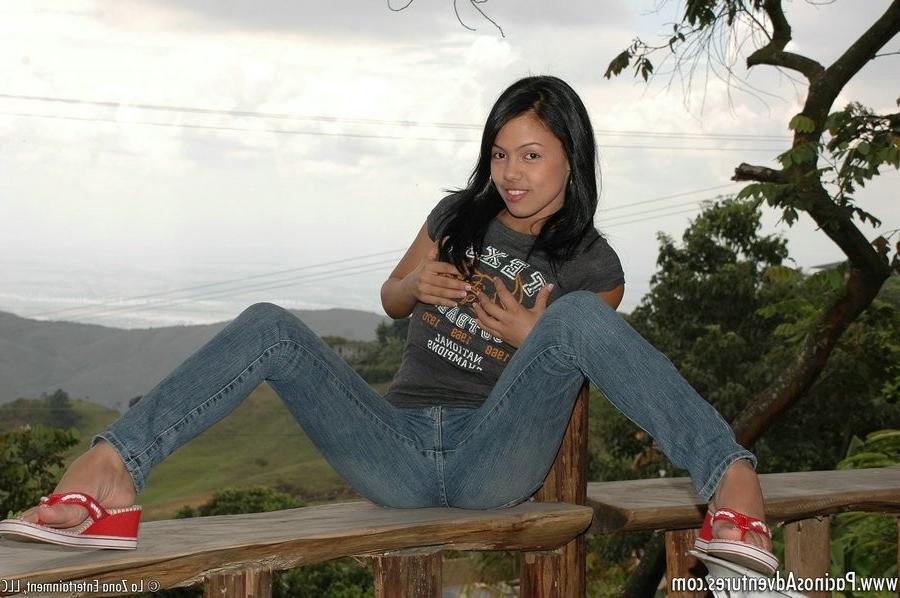 14P Gigi's hot petite body knows how to work a guy