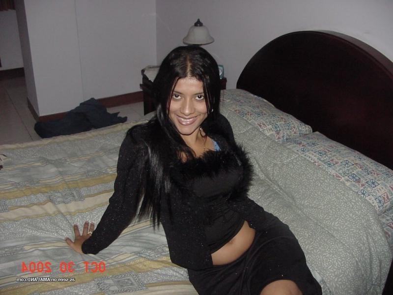 13P Wild sexy gorgeous amateur Spanish chick posing