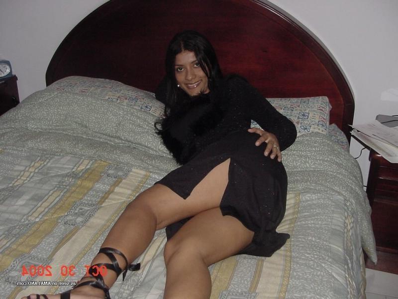 13P Wild sexy gorgeous amateur Spanish chick posing