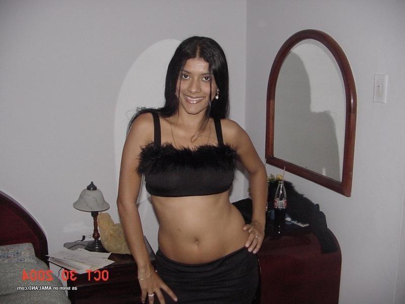 13P Wild sexy gorgeous amateur Spanish chick posing