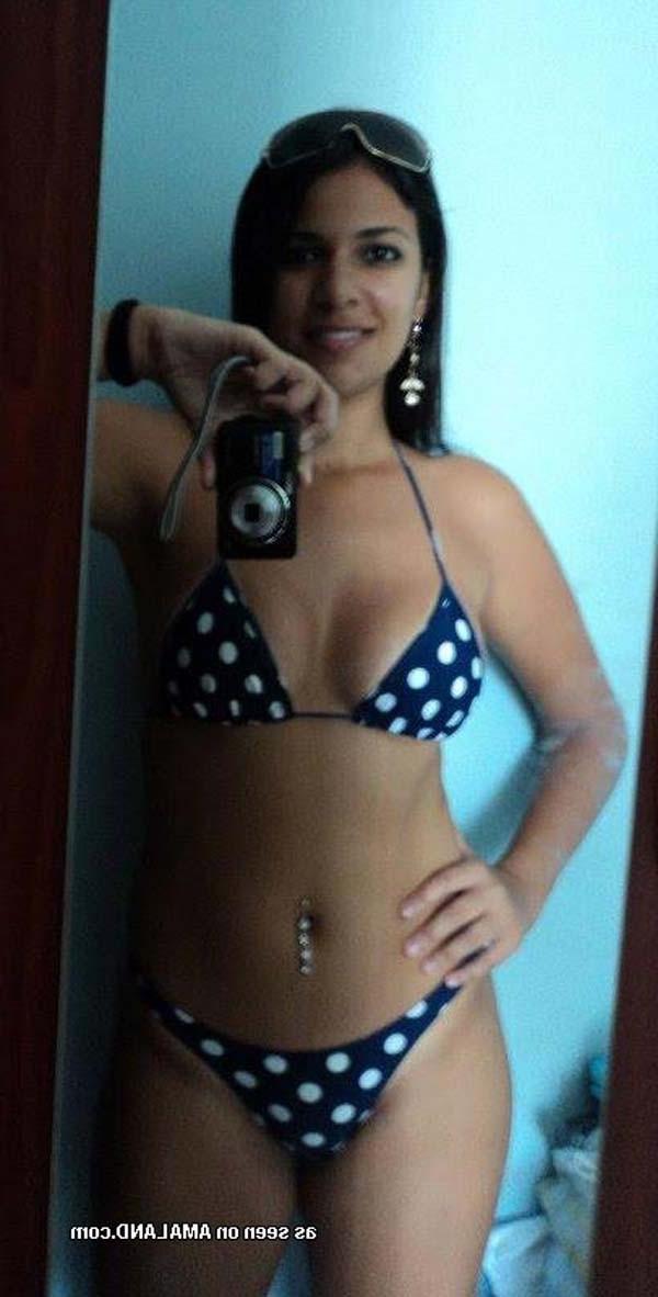 15P Steamy hot Spanish chick's selfpics