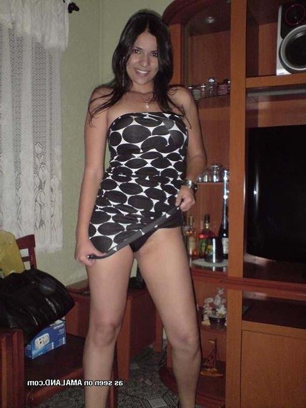 15P Steamy hot Spanish chick's selfpics