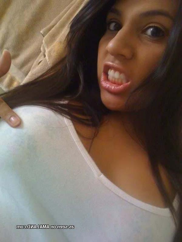 16P Nice collection of an amateur Spanish hottie's sexy selfpics