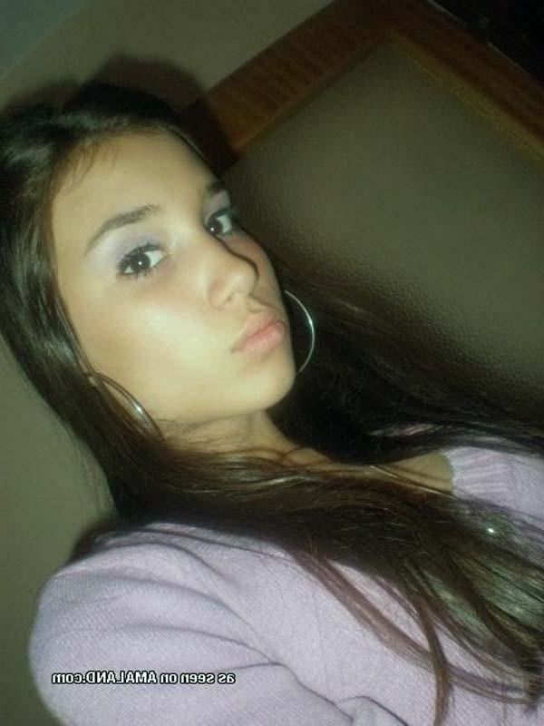 16P Collection of a sexy Spanish senorita's selfpics