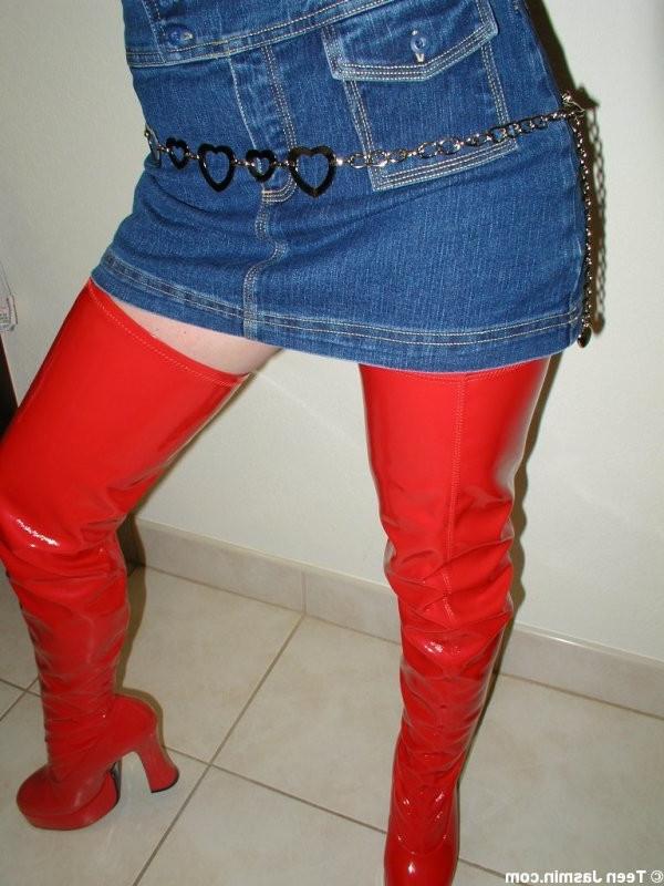 15P Hot teen Jasmin in bright red hooker boots