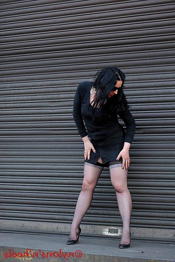 12P German leg model Justine teasing outdoors