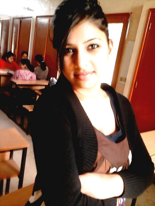 20P Sexy indian girl