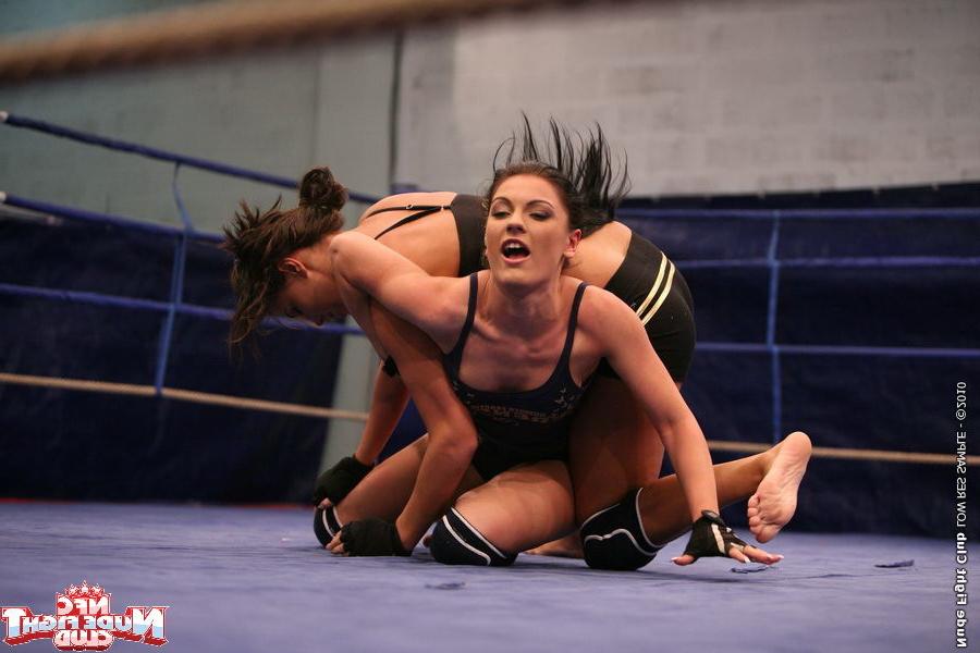 16P Melanie Memphis brunette lesbian babe in catfight