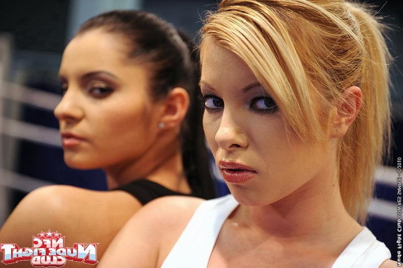 12P Lucy Belle and Donna Bell is fighting in a ring