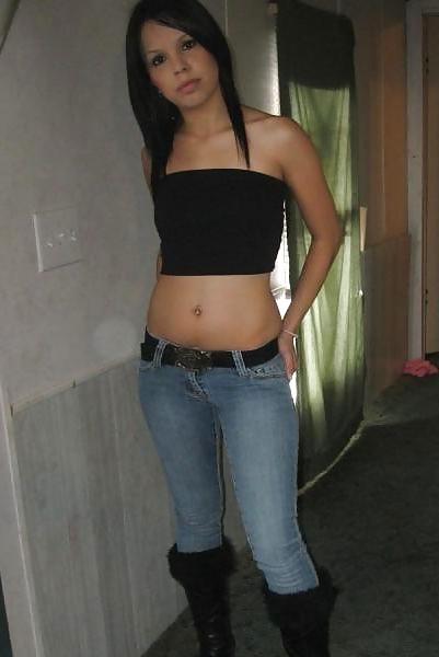 25P Beautys in boots and jeans