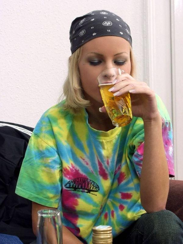 16P Hot blonde teens kiss
