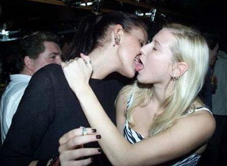 16P Drunk raver girls caught kissing