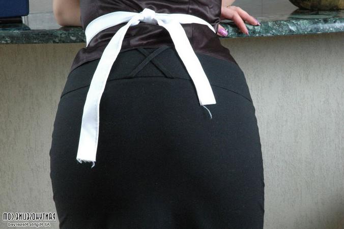 20P Waitress in pantyhose can’t but gobble on throbbing cock