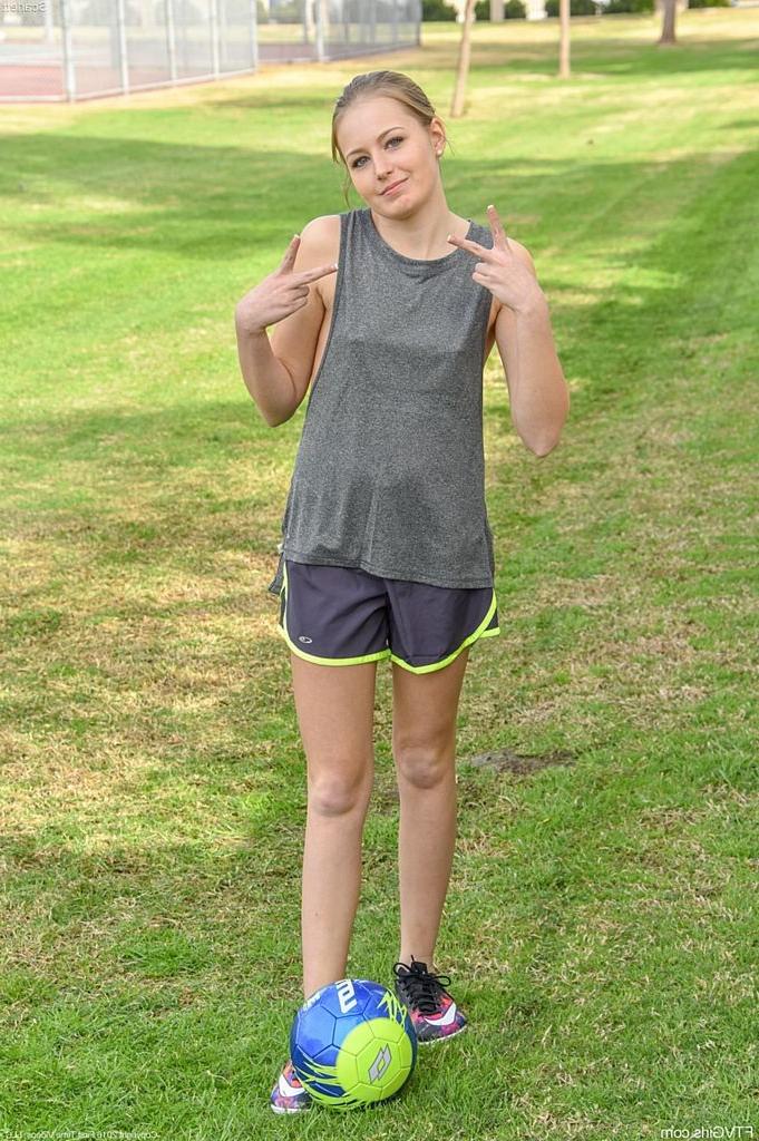 15P Soccer Teen Pussy