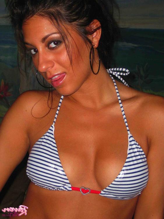 16P Raven Riley showing amazing nude tits and masturbating