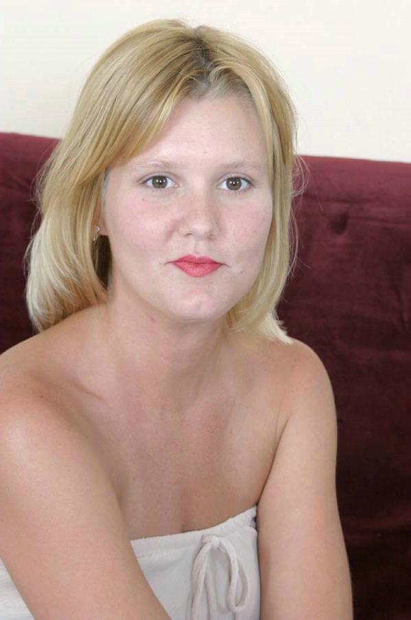 16P Mature lover toying her pussy hard with a huge toy