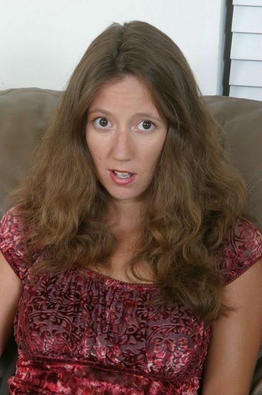 16P Mature masturbating her pussy hard on the couch