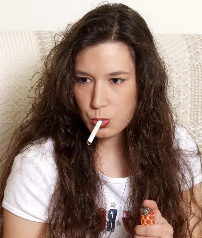 16P Mature single smoker masturbating her shaved pussy